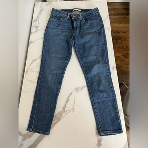 Levi’s 711 Skinny
